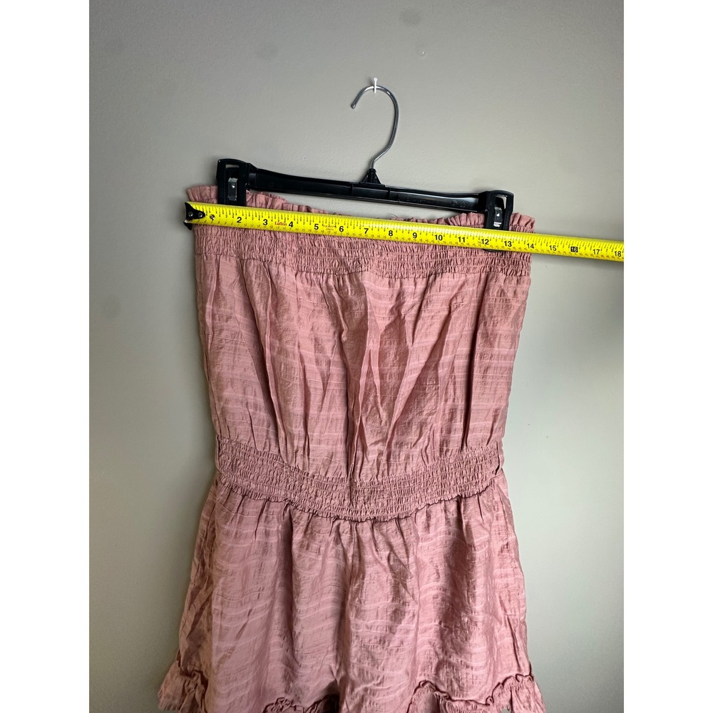 Pink Lily Strapless Smocked Romper Mauve Pink Ruffle Hem Size Medium - Picture 3 of 5